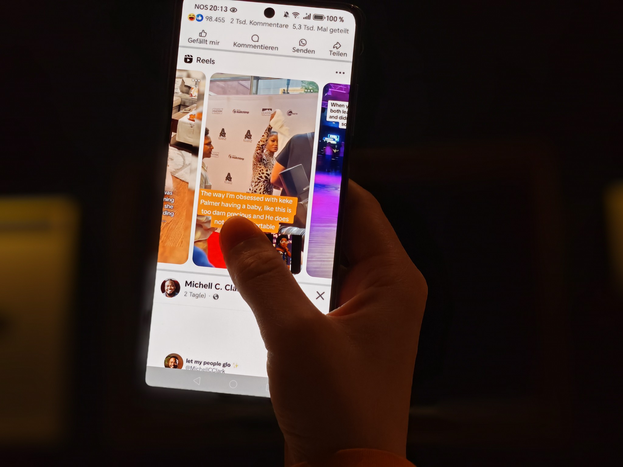 Links von uns: Astrid und Horst aus dem Schwabenland. Rechts: zwei rotgesichtige Briten, die aussehen, als hätten sie versucht, sich direkt neben der Sonne zu bräunen.