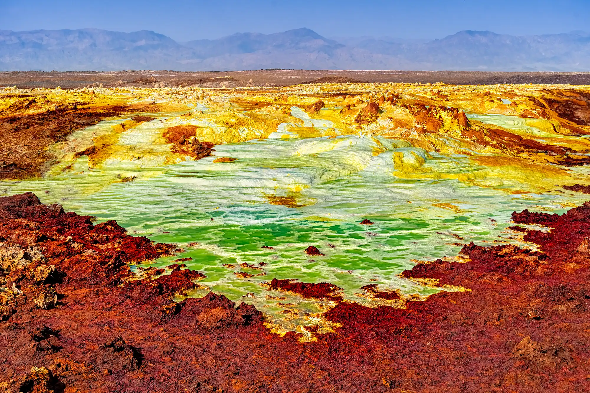 Eine poetische Fotografie der bunten, surrealen Landschaften der Danakilwüste und die Schönheit unserer Welt. Fotoreise Äthiopien.